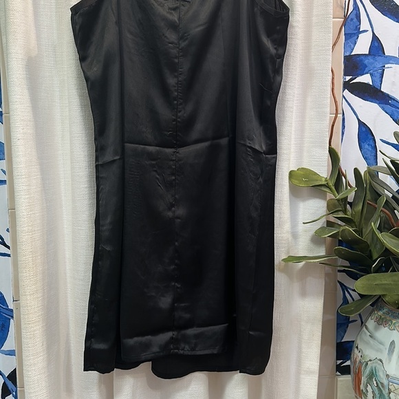 NWT Women’s Boohoo Black 100% Polyester V Neck Zip Up Slip Dress Size Large - Picture 7 of 8